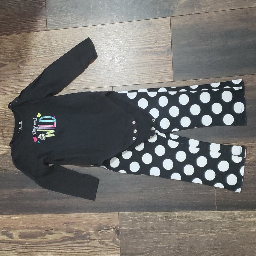 Jumping bean, 24 months, black & white color, polka dots